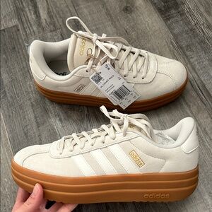 Adidas VL Court Bold Cream Sneakers with Tan Soles